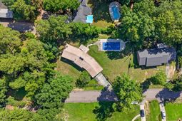 1520 Redwood Drive  photo 4