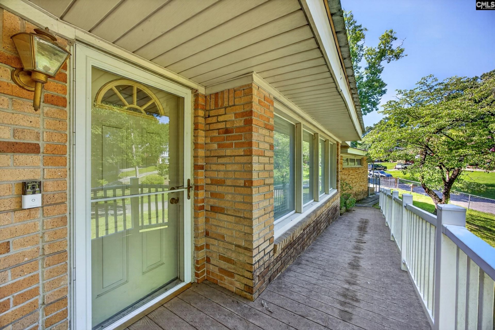 1520 Redwood Drive  Photo 4