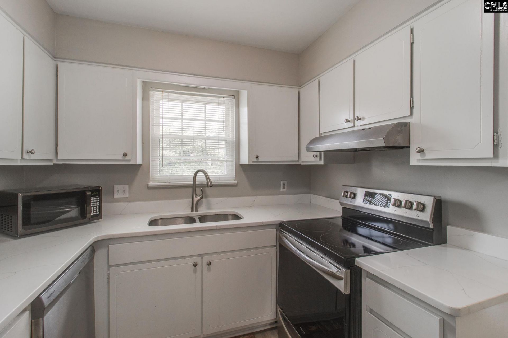 3600 Chateau Drive  Photo 10