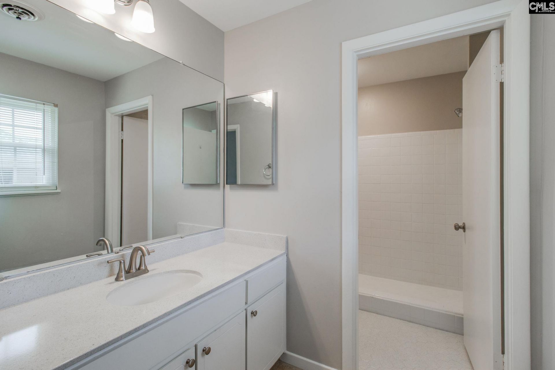 3600 Chateau Drive  Photo 16