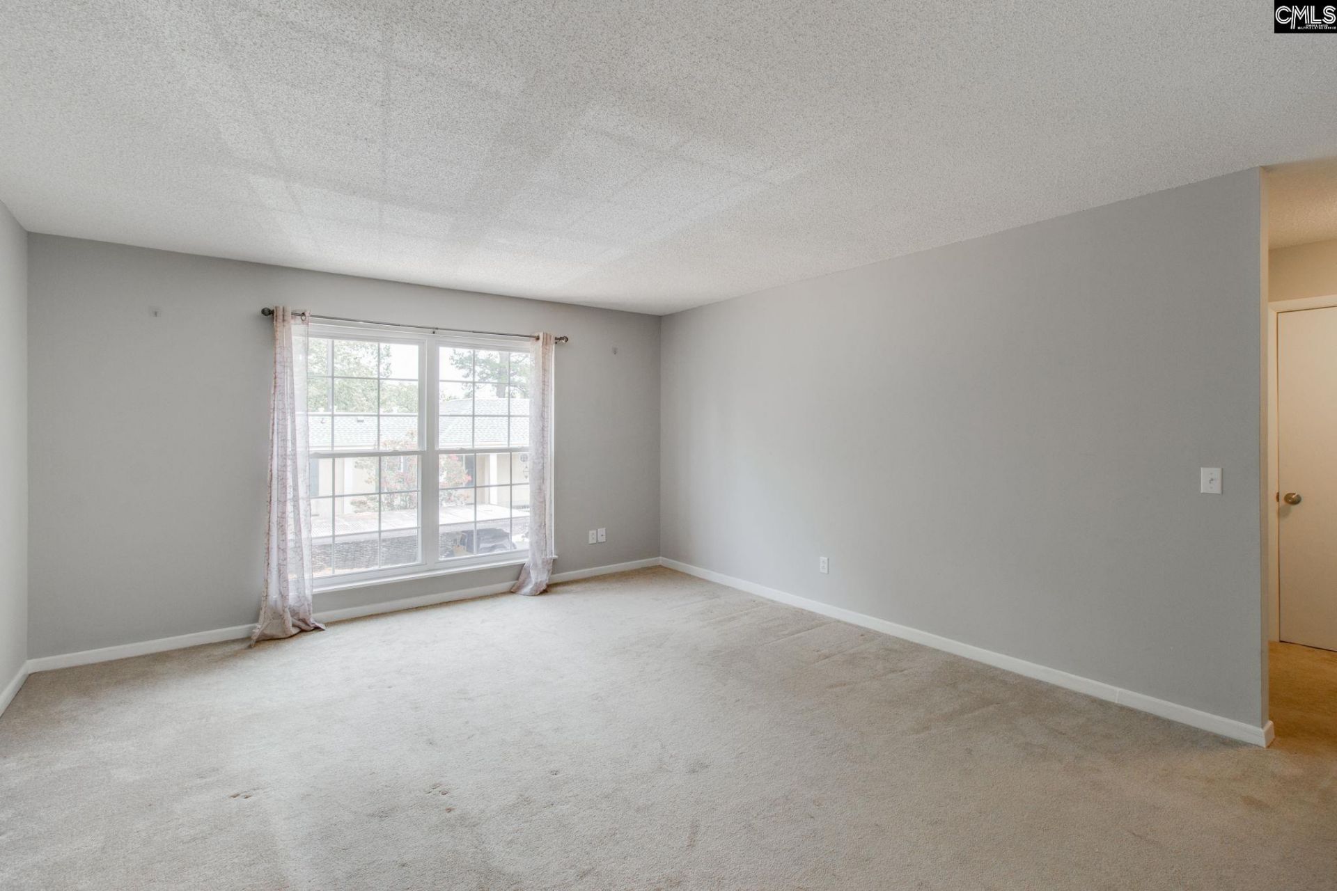 3600 Chateau Drive  Photo 5