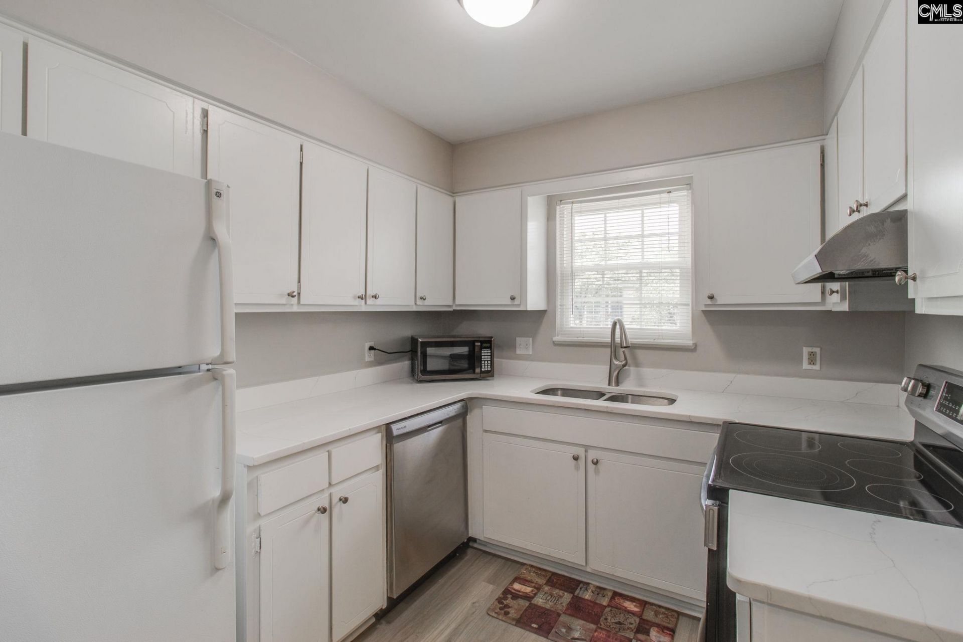 3600 Chateau Drive  Photo 9