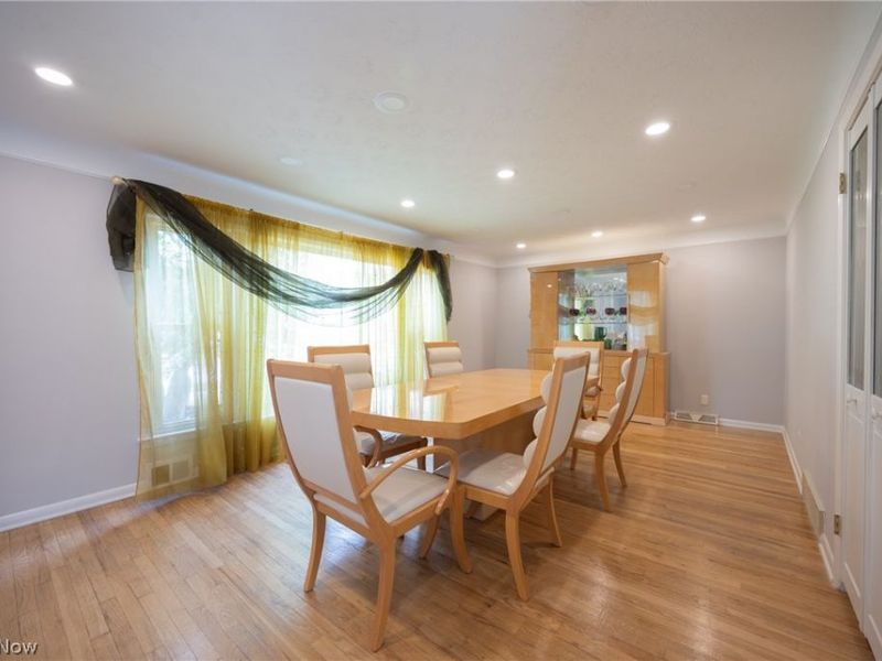 1668 Chelmsford, Mayfield Heights, OH 44124 Photo 10