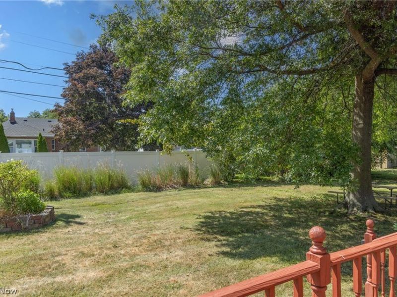 1668 Chelmsford, Mayfield Heights, OH 44124 Photo 32