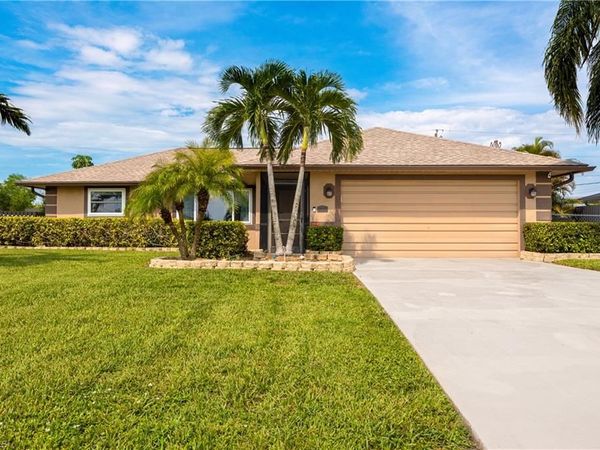 250 NE 10th PL , CAPE CORAL, FL 33909
