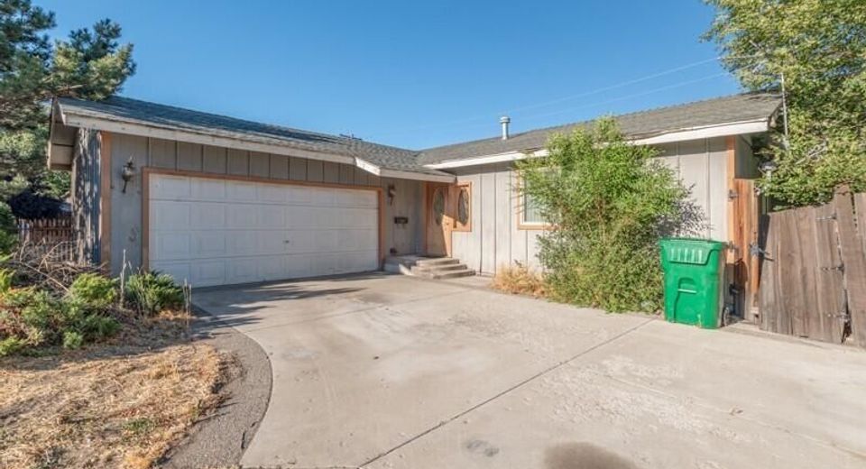 605 Carrie Drive, Carson City, NV 89701 Photo