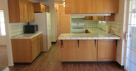 710 N Oregon Street, Yerington, NV 89447 Photo