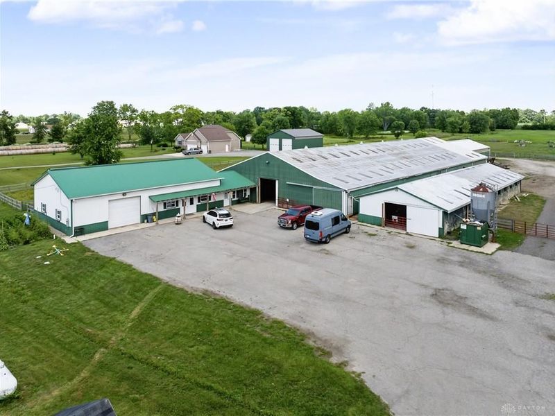 7195 Singer Road, Tipp City, OH 45424 Photo 2