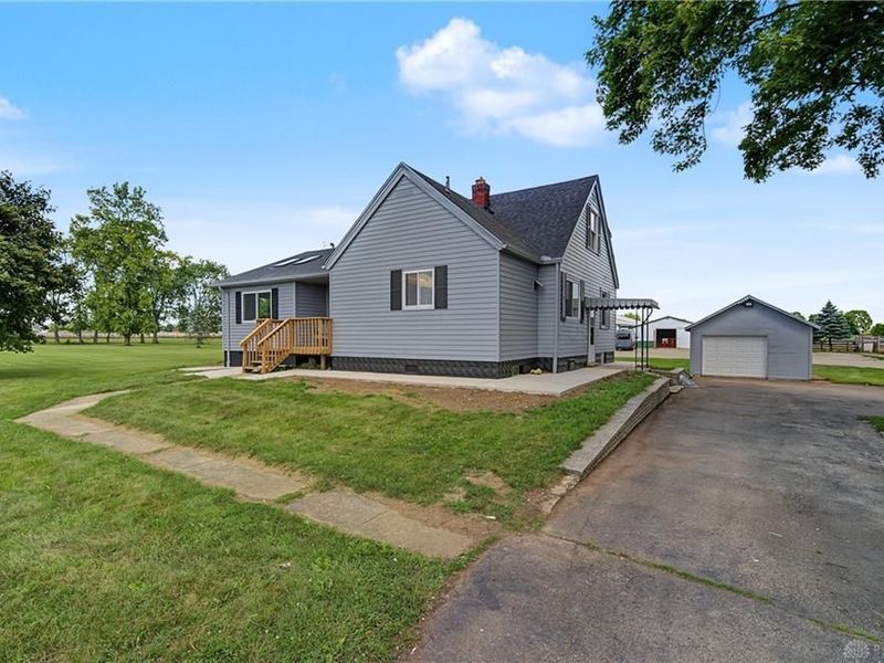 7195 Singer Road, Tipp City, OH 45424 Photo 3