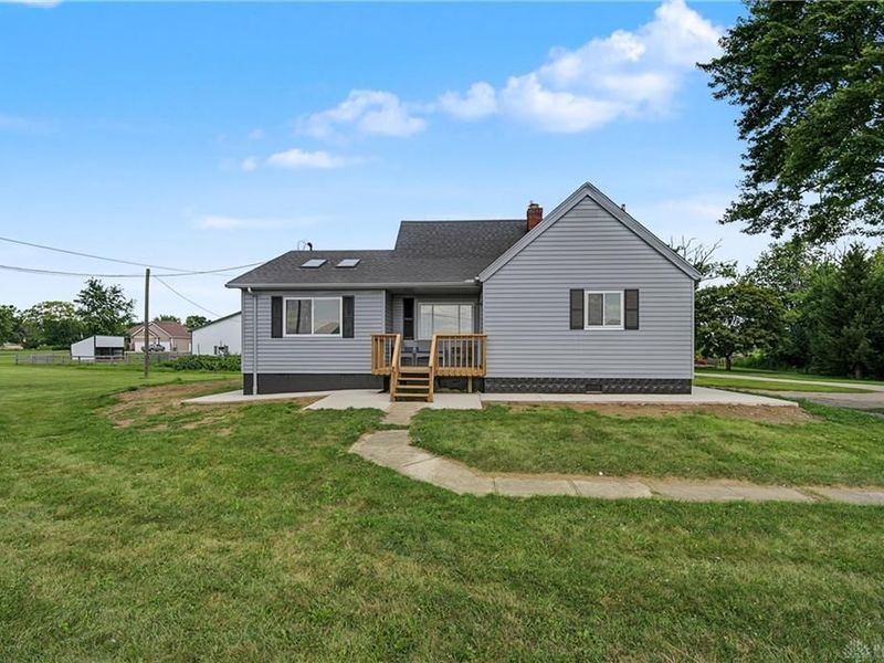 7195 Singer Road, Tipp City, OH 45424 Photo 4