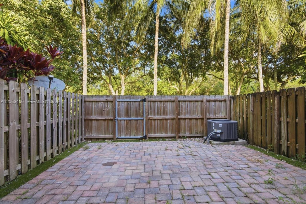 2247 NE 42nd Ave, Homestead, FL 33033 Photo