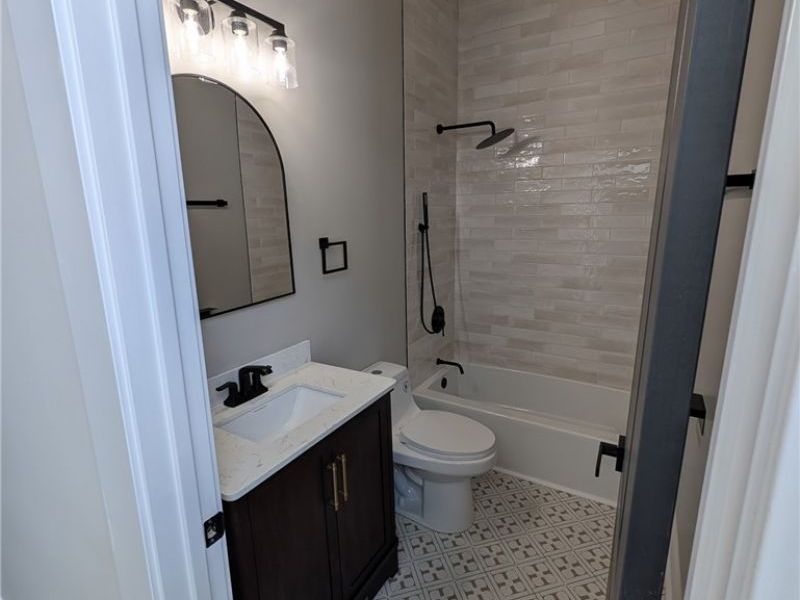 2900 York Avenue, Cleveland, OH 44113 Photo 13