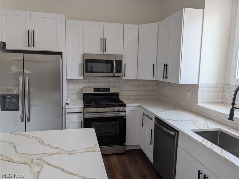 2900 York Avenue, Cleveland, OH 44113 Photo 5