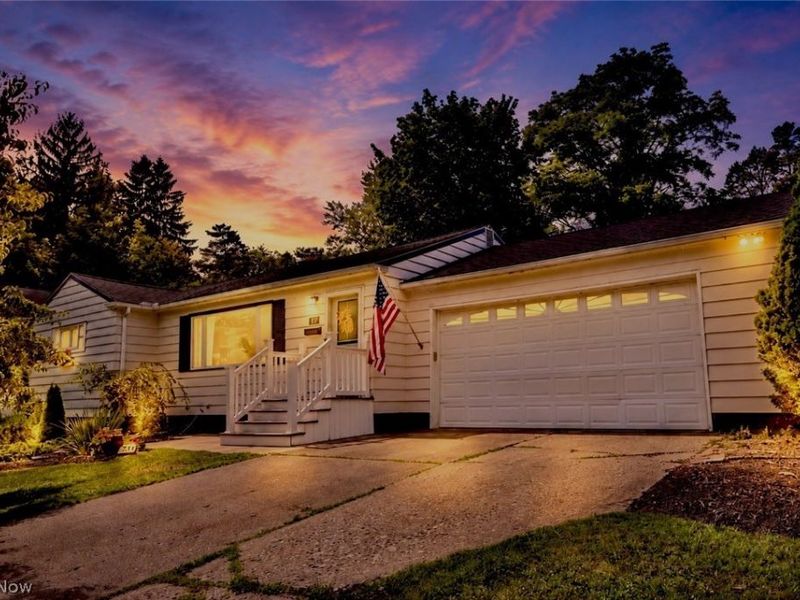 241 High Street, Chagrin Falls, OH 44022 Photo 2