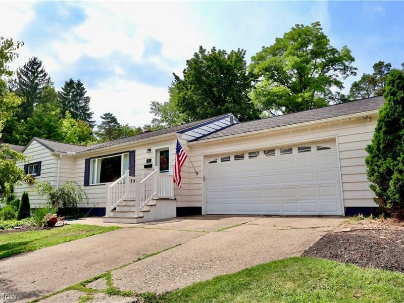 241 High Street, Chagrin Falls, OH 44022 Photo 2