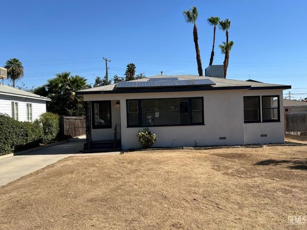 13 La Mesa Drive, Bakersfield, CA 93305