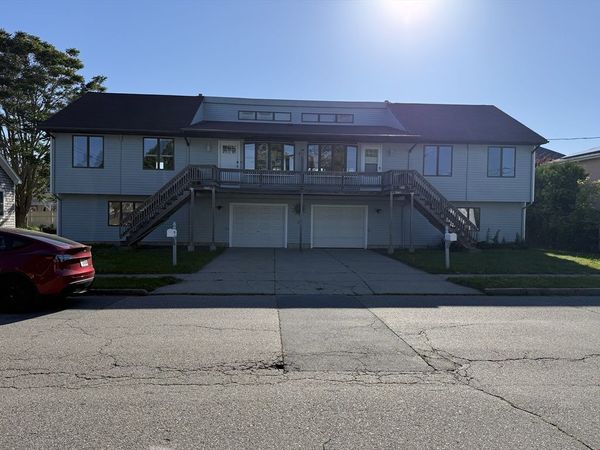 1523-1525 Padanaram Ave, New Bedford, MA 02740