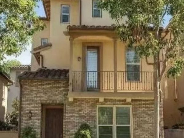 12 Tall Oak, Irvine, CA 92603