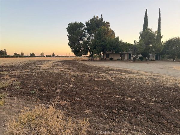 915 S Strathmore, Lindsay, CA 93247