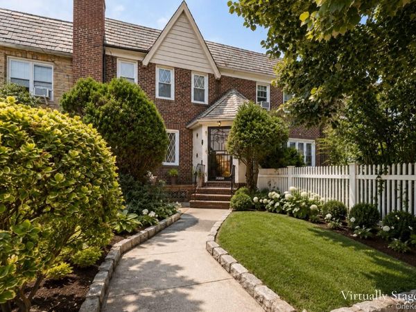 63-34 83rd Place , Middle Village, NY 11379