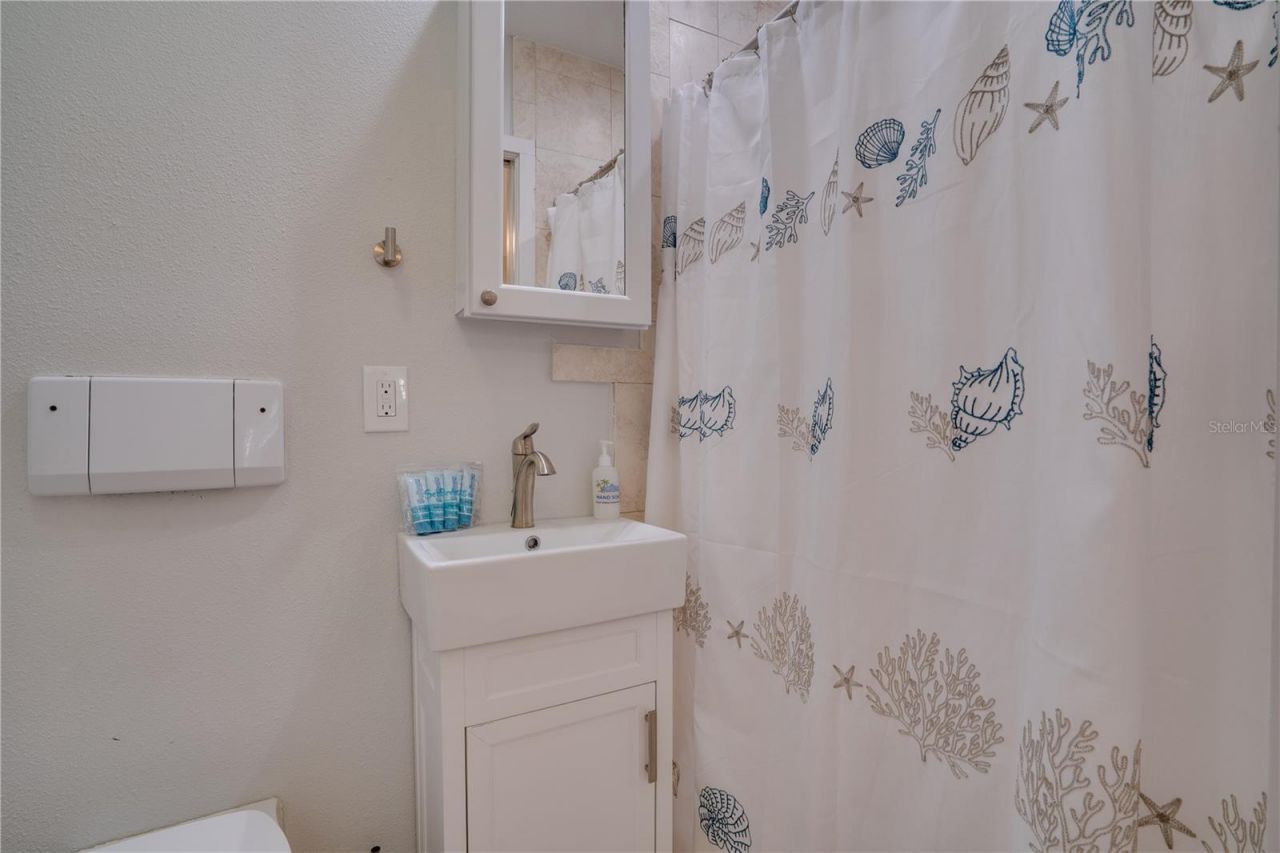 76 N Shore Drive, Anna Maria, FL 34216 Photo