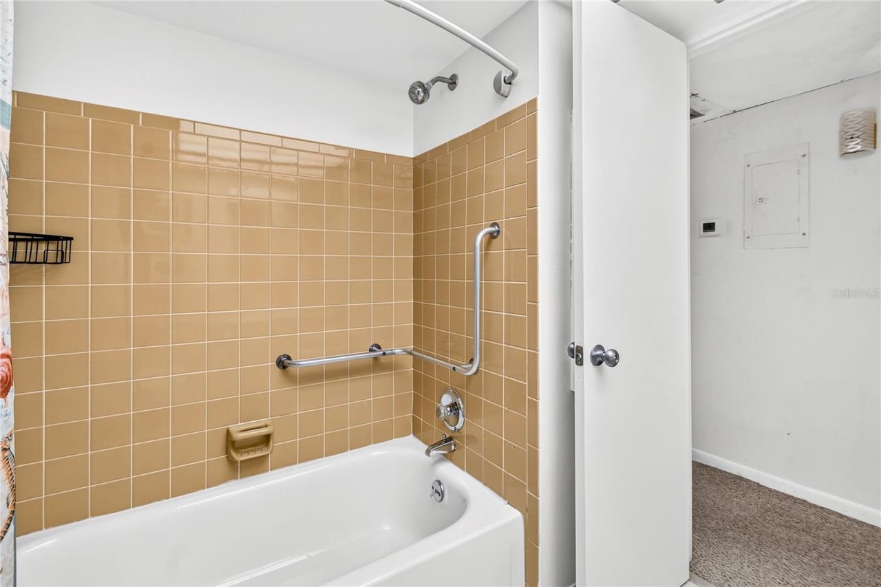 5880 38th Avenue N, Unit 109, Saint Petersburg, FL 33710 Photo