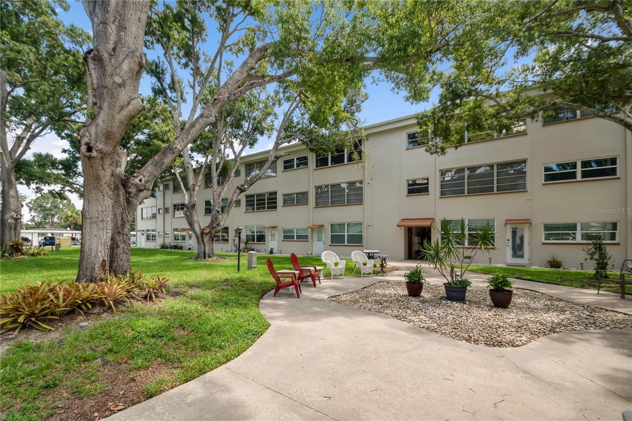 5880 38th Avenue N, Unit 109, Saint Petersburg, FL 33710 Photo