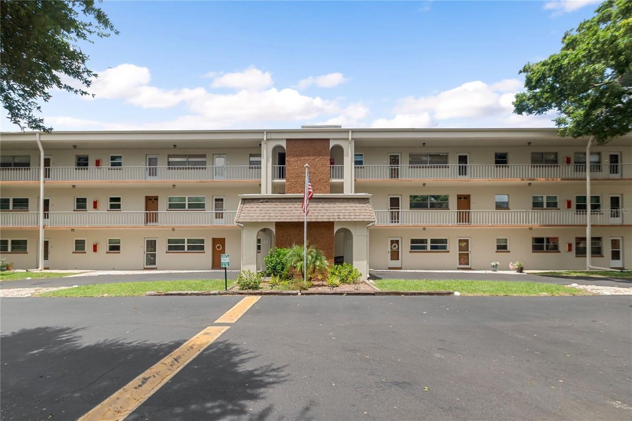 5880 38th Avenue N, Unit 109, Saint Petersburg, FL 33710 Photo