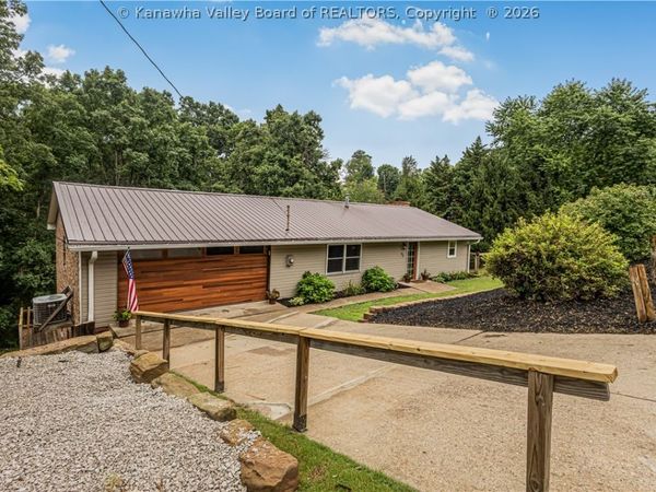 32 Nuthatch Lane, Parkersburg, WV 26104