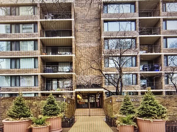 1555 N Sandburg Terrace , Unit 305K, Chicago, IL 60610