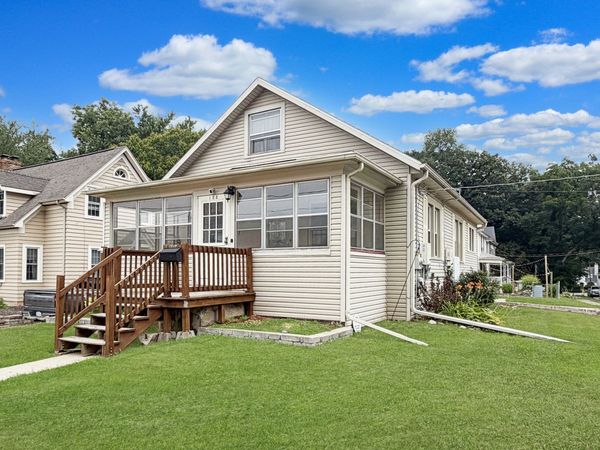 103 N Sunset Avenue , Freeport, IL 61032