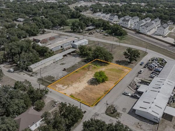 717 N Mccart Street , Stephenville, TX 76401