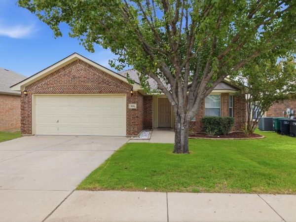 5828 Pearl Oyster Lane, Fort Worth, TX 76179