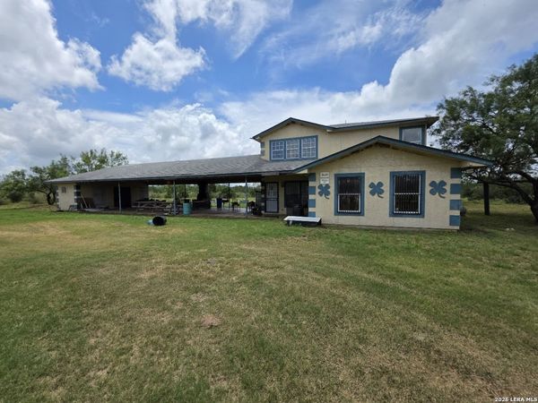 3665 Pvt Rd 5500, Uvalde, TX 78801