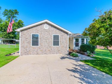 1667 Old Frankfort Road, Lawrenceburg, KY 40342