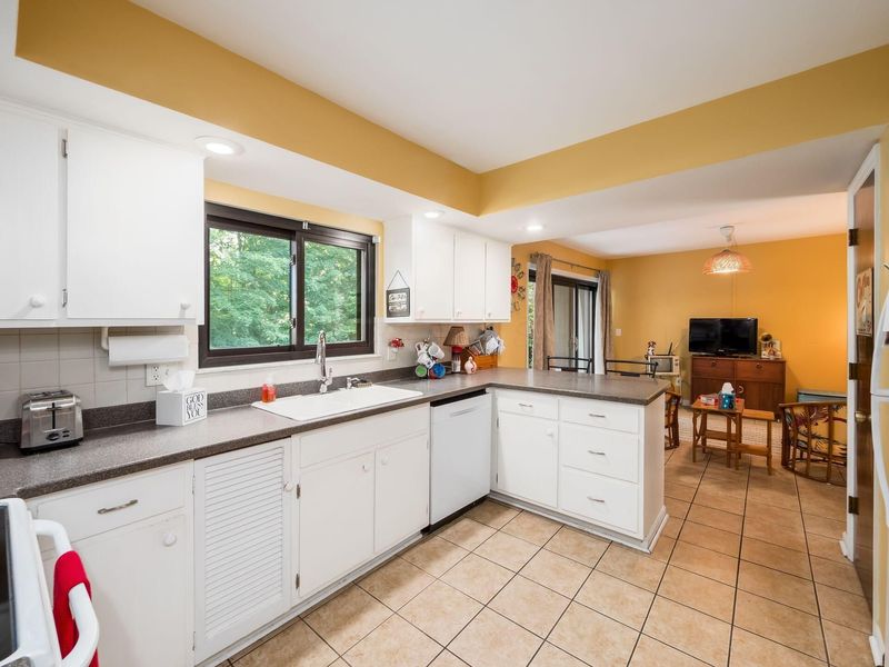 2134 Willowick Square , Columbus, OH 43229 Photo 10