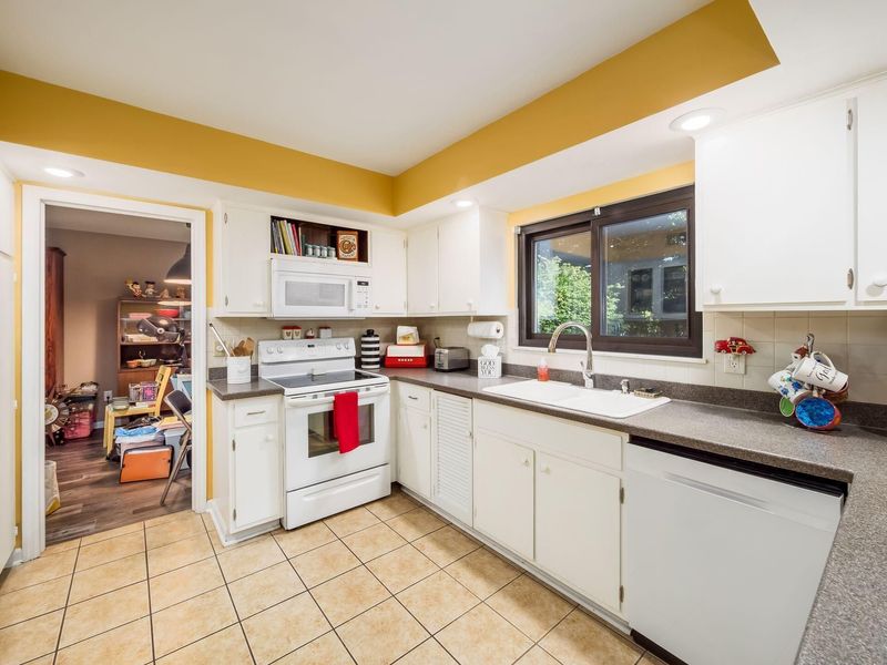2134 Willowick Square , Columbus, OH 43229 Photo 12