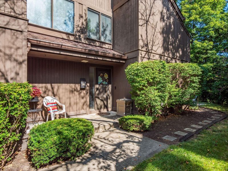 2134 Willowick Square , Columbus, OH 43229 Photo 2