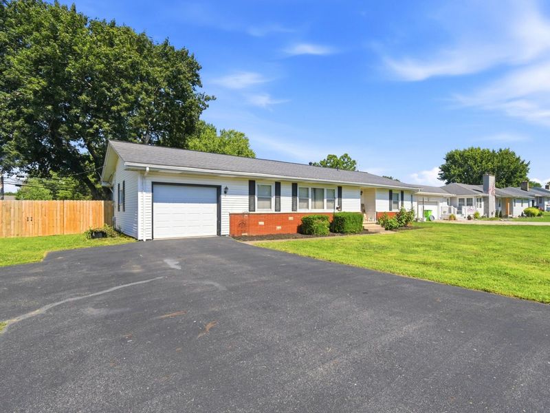 310 Walnut Creek Pike, Circleville, OH 43113 Photo 2