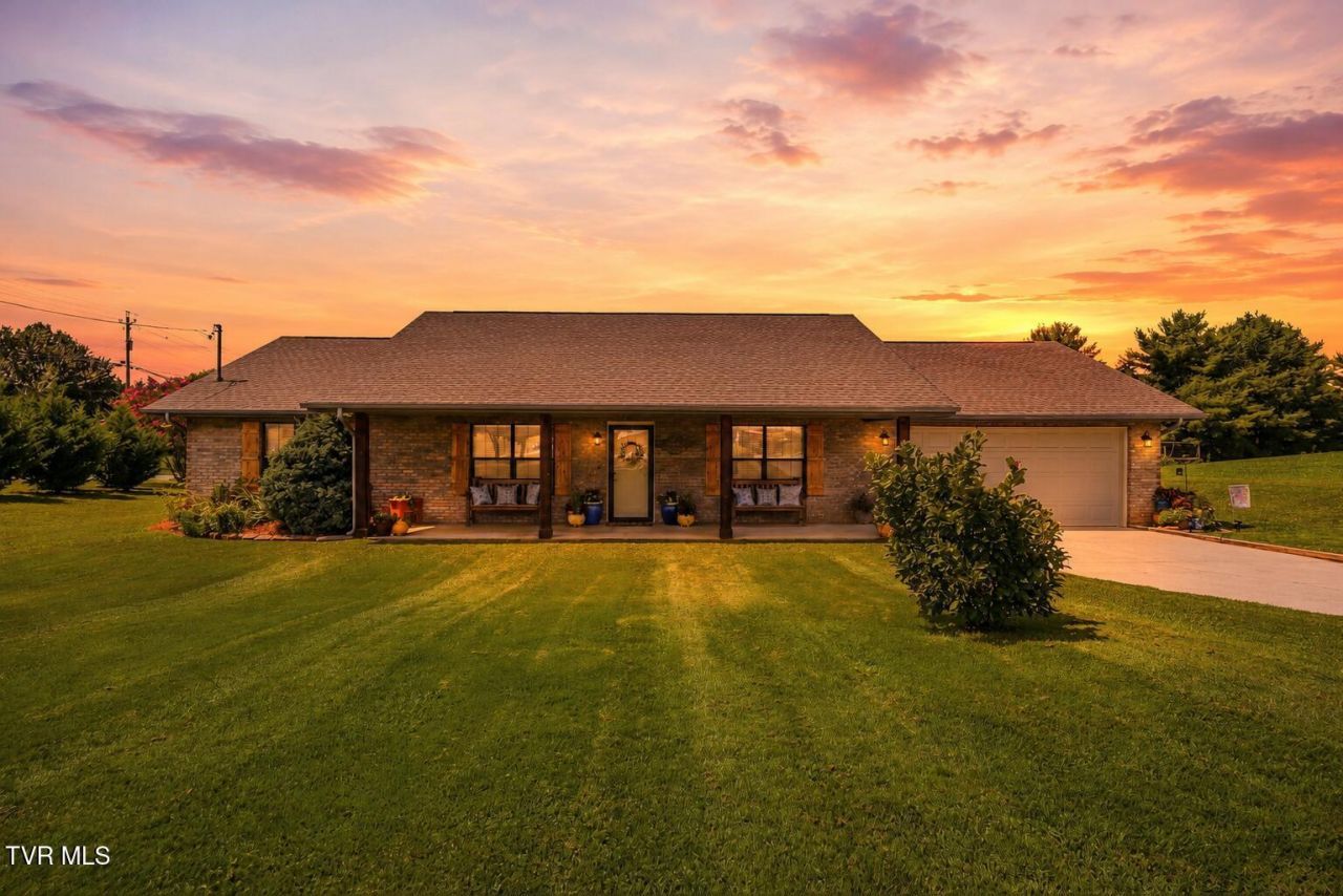 1401 Little Kaycee Drive, Sevierville, TN 37876 Main Photo