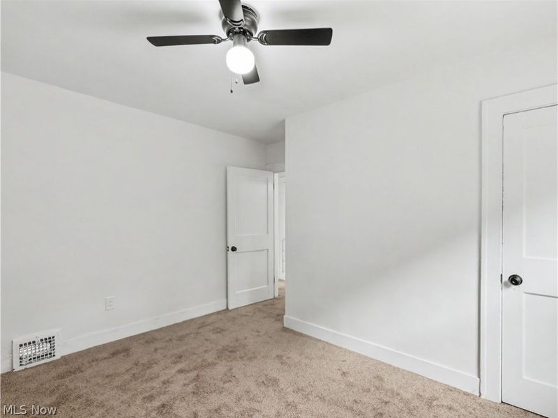 4802 Edgepark Drive, Garfield Heights, OH 44125 Photo 19