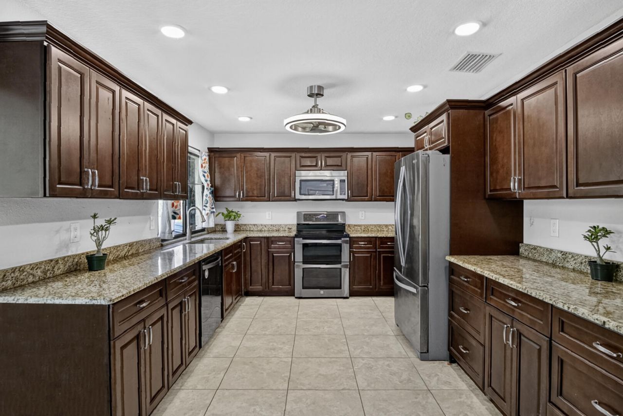 1866 SE Hanby Avenue, Port Saint Lucie, FL 34952 Photo