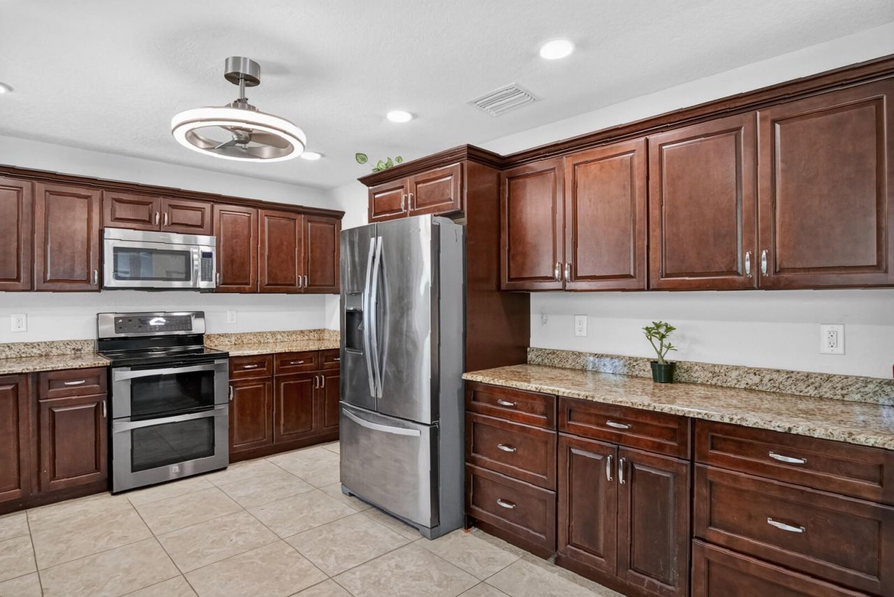 1866 SE Hanby Avenue, Port Saint Lucie, FL 34952 Photo