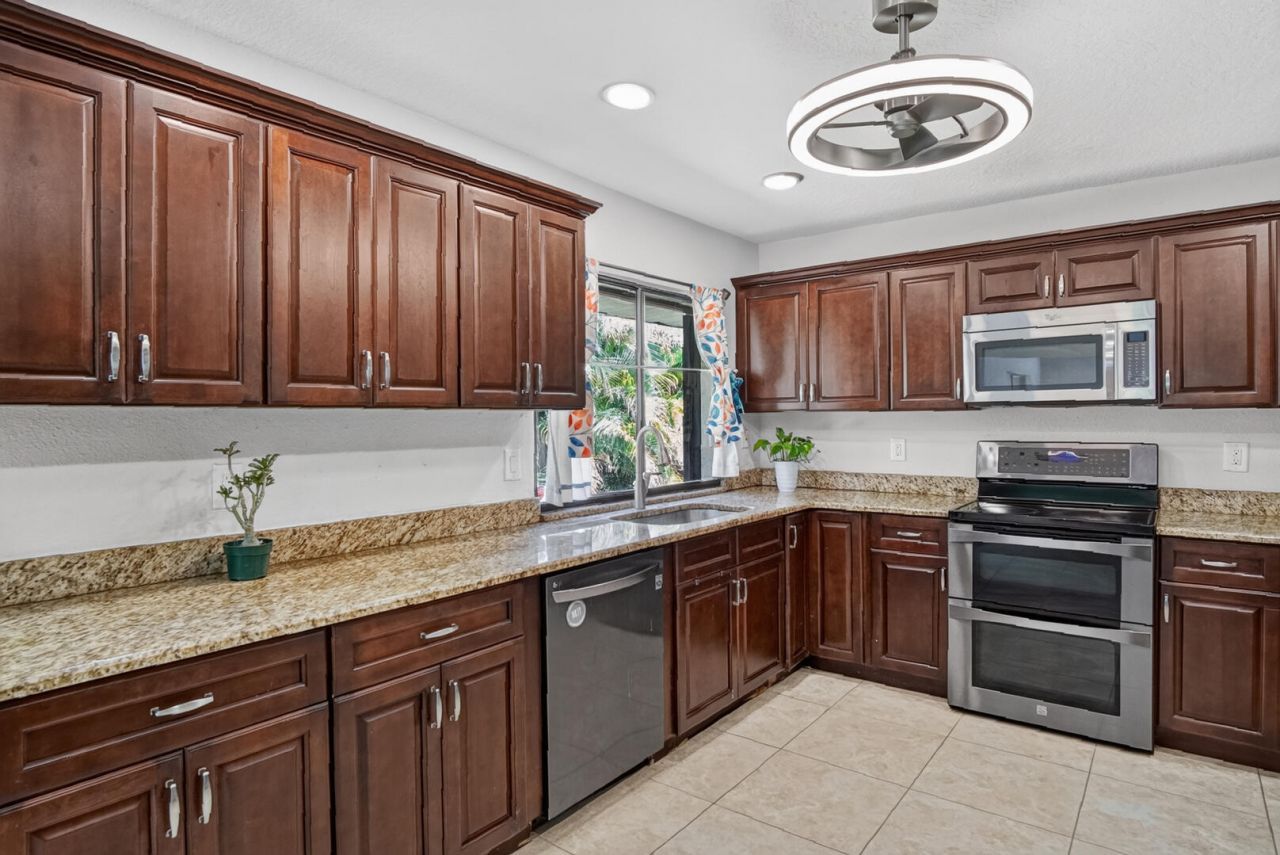 1866 SE Hanby Avenue, Port Saint Lucie, FL 34952 Photo