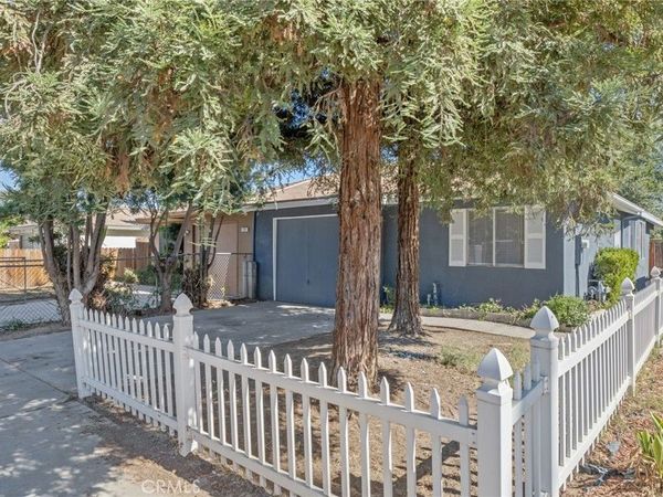 5451 W Santa Ana Avenue, Fresno, CA 93722