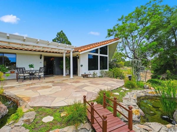 10649 Meadow Glen Way E, Escondido, CA 92026
