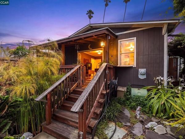 2637 Chestnut St, Oakland, CA 94607