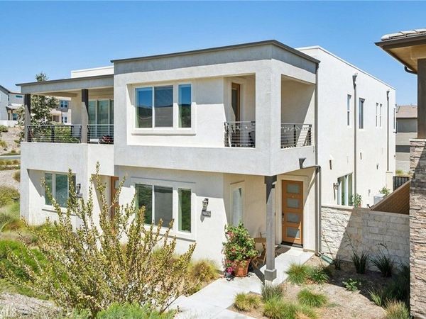 27262 Narrowleaf Willow Lane, Valencia, CA 91381
