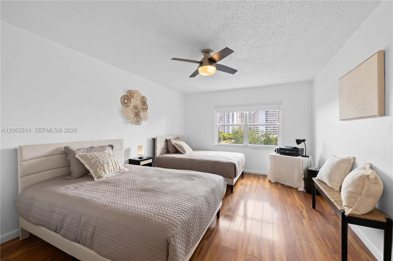 400 Diplomat Pkwy , Unit 704, Hallandale Beach, FL 33009 Photo