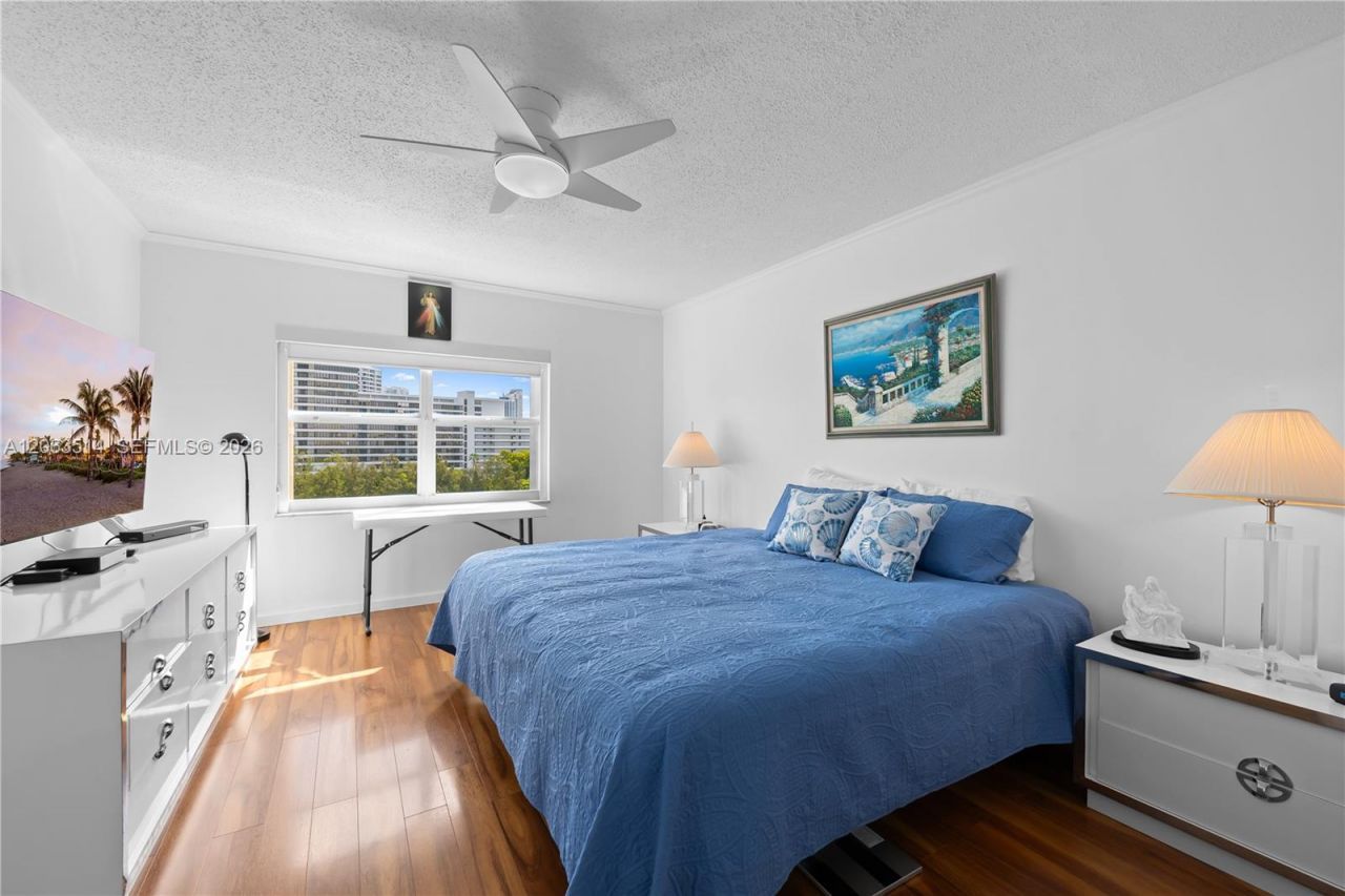 400 Diplomat Pkwy , Unit 704, Hallandale Beach, FL 33009 Photo